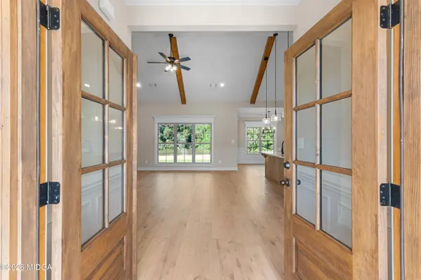 212 Golden Chestnut Bend, Bonaire, GA 31005