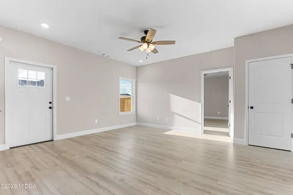 238 Beau Claire Circle, Byron, GA 31008
