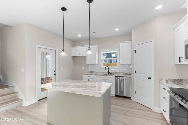 238 Beau Claire Circle, Byron, GA 31008