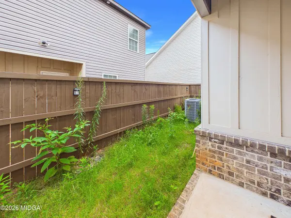 300 Beau Claire Circle, Byron, GA 31008