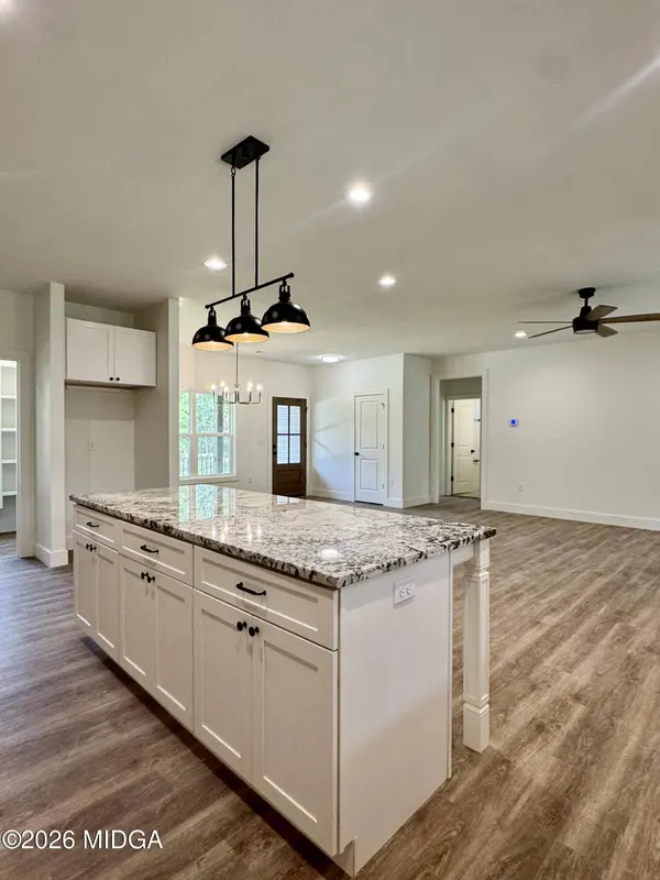 166 Wood Oak Circle, Cochran, GA 31014
