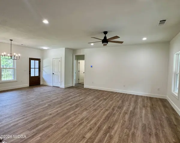 166 Wood Oak Circle, Cochran, GA 31014