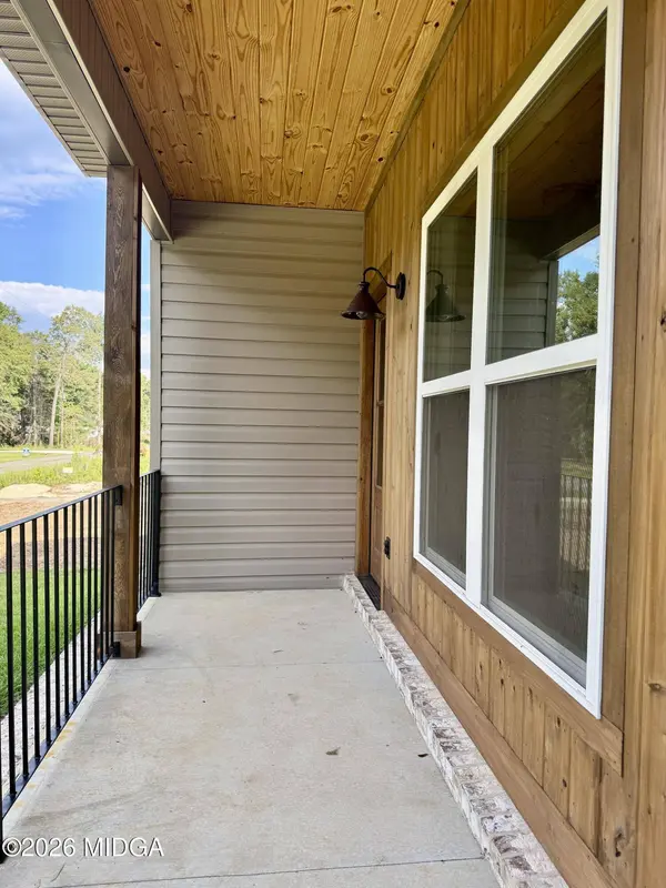 166 Wood Oak Circle, Cochran, GA 31014