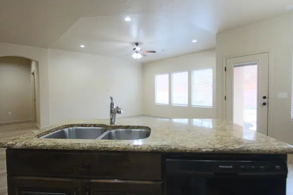 155 E HOLLY Way, Washington, UT 84780