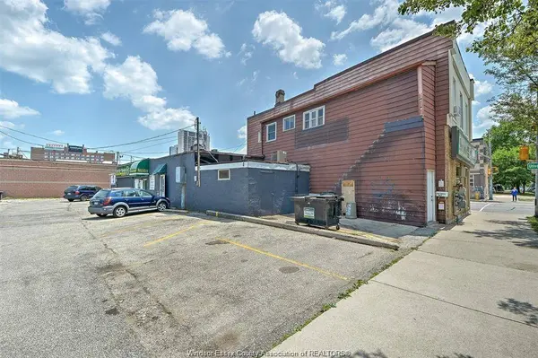 474-492 UNIVERSITY AVE W, Windsor, ON N9A 5P8