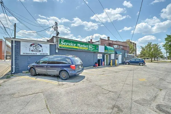 474-492 UNIVERSITY AVE W, Windsor, ON N9A 5P8