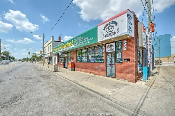 474-492 UNIVERSITY AVE W, Windsor, ON N9A 5P8