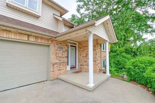 1051 CORA GREENWOOD, Windsor, ON N8P 1K2