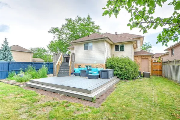 1051 CORA GREENWOOD, Windsor, ON N8P 1K2
