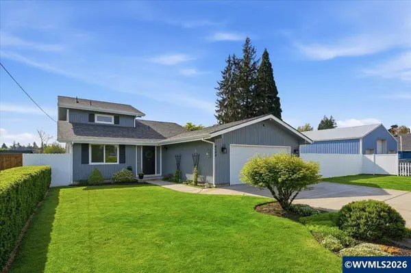 4094 5th St, Hubbard, OR 97032