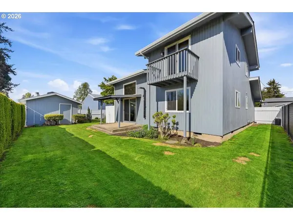 4094 5TH ST, Hubbard, OR 97032