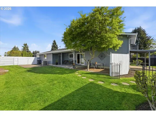4094 5TH ST, Hubbard, OR 97032