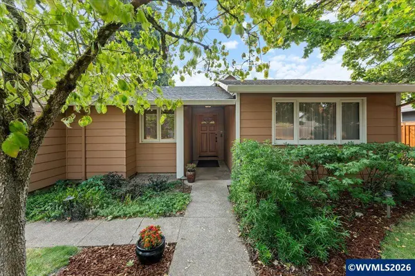 4154 5th St, Hubbard, OR 97032