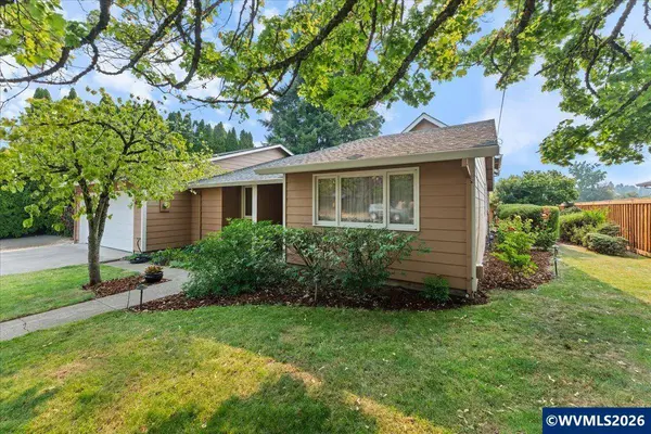 4154 5th St, Hubbard, OR 97032