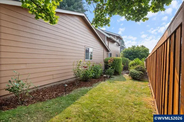4154 5th St, Hubbard, OR 97032