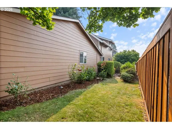 4154 5TH ST, Hubbard, OR 97032