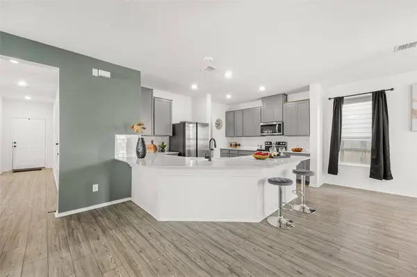 105 Colonel McNally LOOP, Jarrell, TX 76537