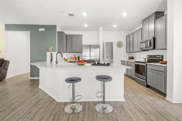105 Colonel McNally LOOP, Jarrell, TX 76537
