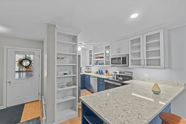 7 Cardinal Ln, Essex, VT 05452-2271