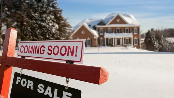 What Most Connecticut Sellers Get Wrong About “Waiting for Spring”,Agnes Mroczka