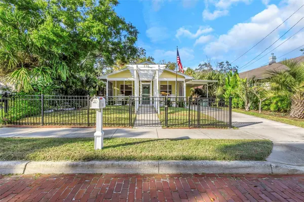 116 READ ST, Tarpon Springs, FL 34689