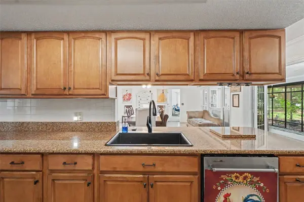 8251 EARLSHIRE LN, Spring Hill, FL 34606