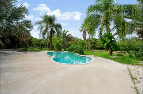 2123 BAYOU DR, Holiday, FL 34691