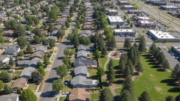 feature image of Mountain View Bend, OR Area Guide: Navigating the 2026 Housing Market
