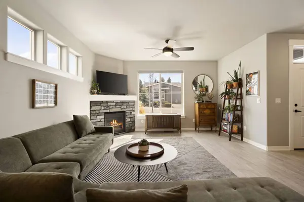 20836 SE Sunniberg Ln, Bend, OR 97702