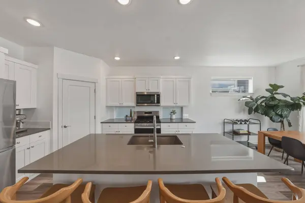 61675 Depot LOOP, Bend, OR 97702