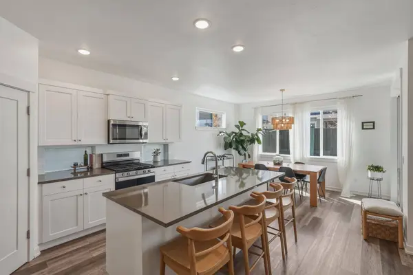 61675 Depot LOOP, Bend, OR 97702