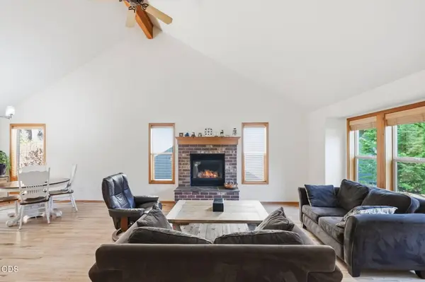 19905 Antler Point DR, Bend, OR 97702