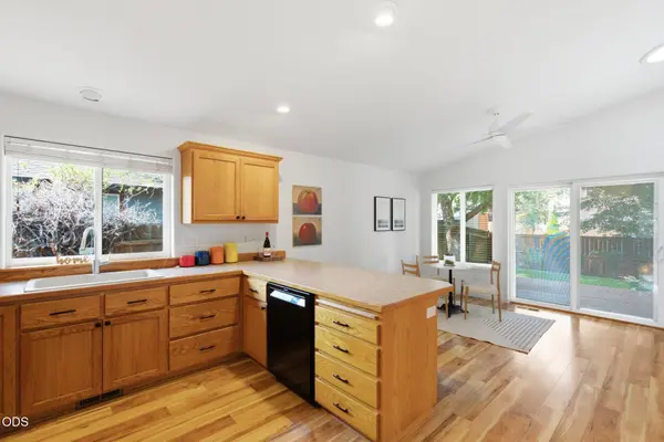 62815 Snowcap CT, Bend, OR 97701