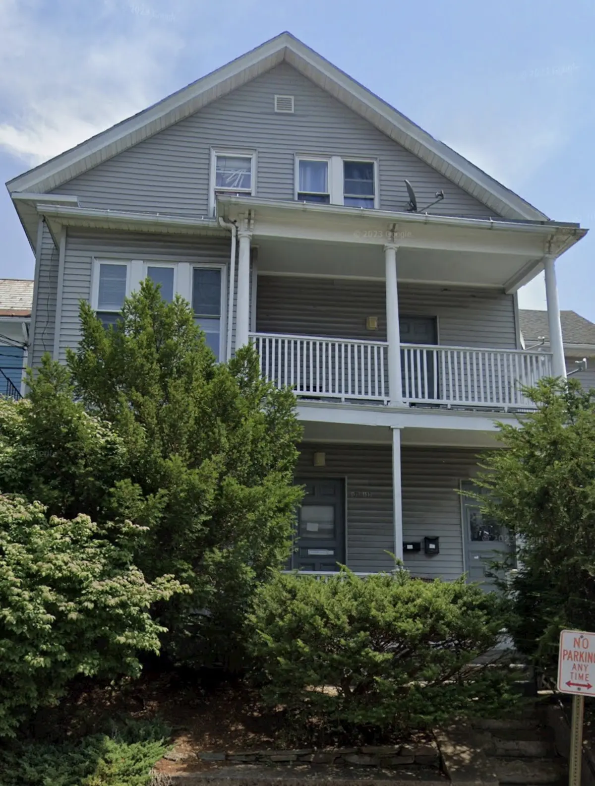 125 Rathbun St, Woonsocket, RI 02895-1231