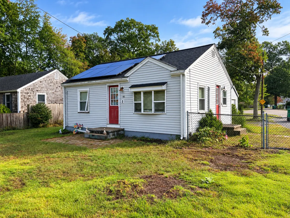 162 Wampatuck St, Pembroke, MA 02359-2466