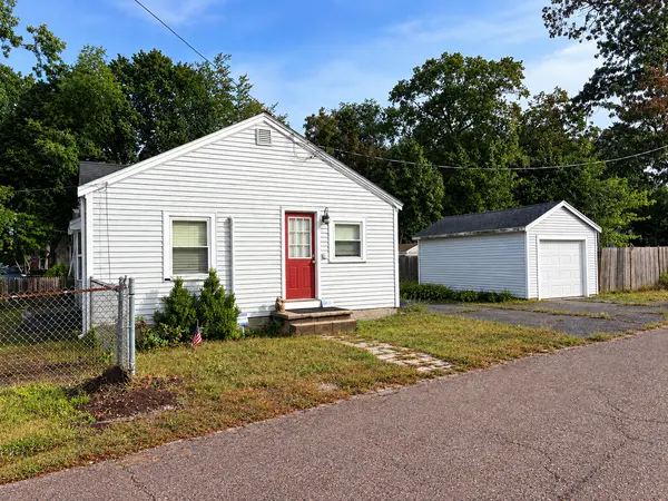 162 Wampatuck St, Pembroke, MA 02359-2466