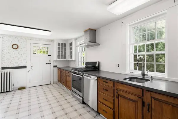 476 Cherry St, Bridgewater, MA 02324
