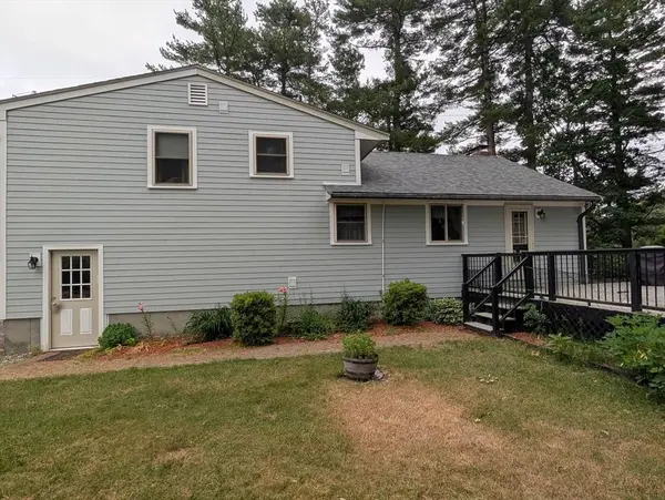 10 Sherwood Ln, Raynham, MA 02767