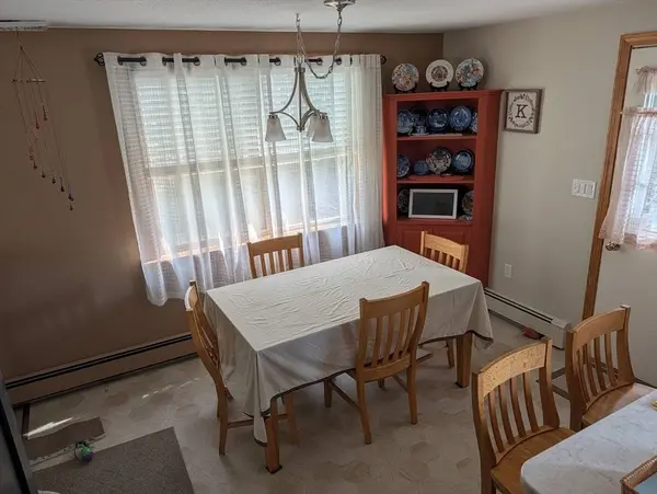 10 Sherwood Ln, Raynham, MA 02767
