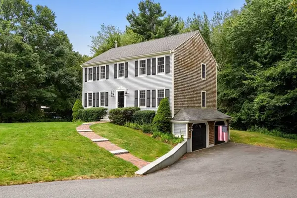 13 Bayberry Rd, Raynham, MA 02767