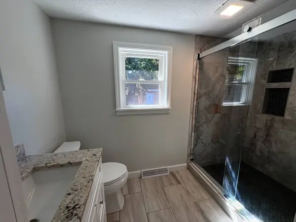 38 Frank St, Middleboro, MA 02346