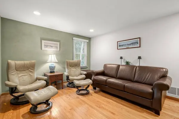 13 Bayberry Rd, Raynham, MA 02767