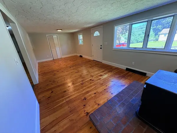38 Frank St, Middleboro, MA 02346