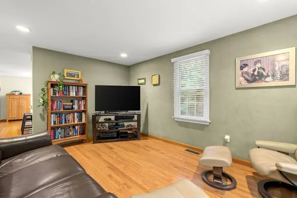 13 Bayberry Rd, Raynham, MA 02767