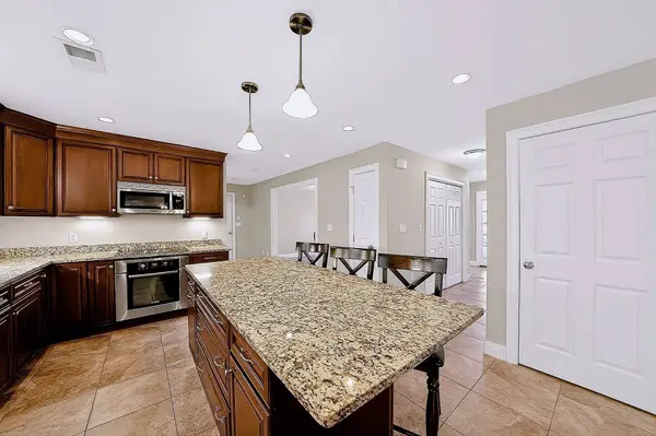 115 Northridge Dr, East Bridgewater, MA 02333