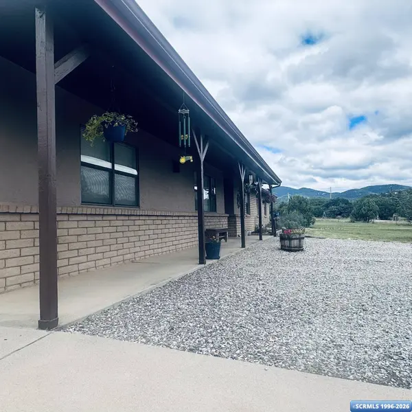 75 Valley DR