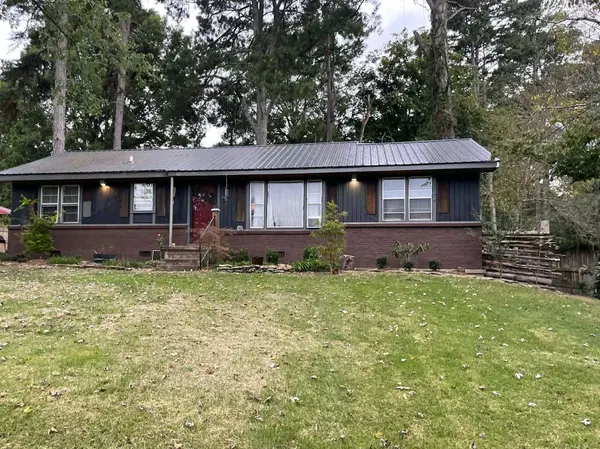 913 1st Ave, Tullahoma, TN 37388