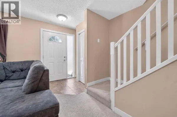19, 275 Columbia Boulevard W, Lethbridge, AB T1K4B8
