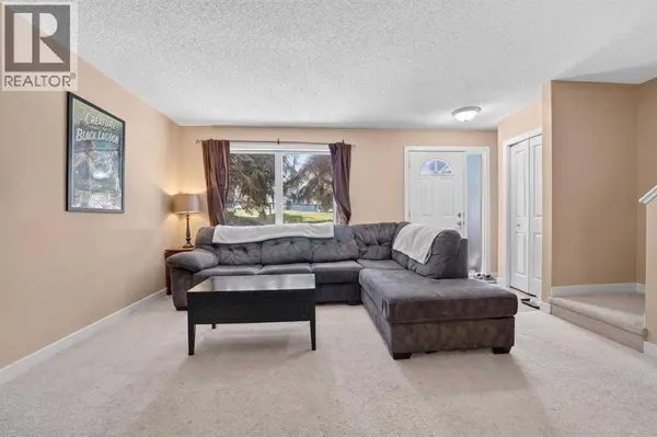 19, 275 Columbia Boulevard W, Lethbridge, AB T1K4B8