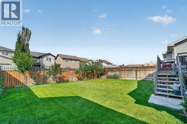 62 Coalbanks Gate W, Lethbridge, AB T1J2A1